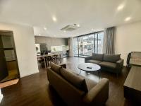 Luxe Paradise Residence 11 To Ngoc Van - Bed and Breakfast Hanoi