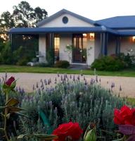 Red Door Collective - RDC Vineyard Estate, Luxury Adult Only Stay - B&B