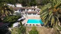 Belle maison atypique avec piscine chauffée - B&B