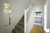 Camberley Spacious and Comfy 3 Bedroom Home, Next to Frimley Hospital with Parking - B&B