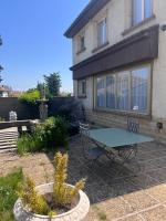 Maison avec accès indépendant, au centre-ville de Tournus - Ferienwohnung Tournus