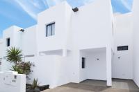 Luxury 3-bedroom villa with heated private pool - in Marina Rubicon, Playa Blanca, Lanzarote - Chambres d'hôtes Playa Blanca