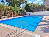2BR Seafront Apt in center with community pool - Ferienwohnung Larnaka