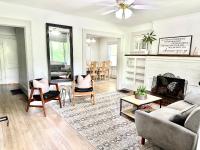 B&B Asheville - Newly remodeled! 10 Minutes to Downtown. King Bed - Bed and Breakfast Asheville