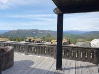 Wonderful cabin with amazing mountain - view - B&B Lyefjell