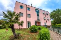 Pink house apartment - B&B San Vincenzo