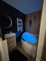 T4 jolie vue avec jaccuzzi - B&B