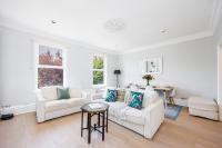 B&B Londen - WelcomeStay Colliers Wood Two Bed Apartment - Home Away from Home - Bed and Breakfast Londen