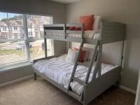 Brand NEW HOME mins to airport - B&B Atlanta