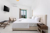 Doppelzimmer mit Balkon und Meerblick