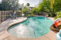 Sunny V Arizona Retreat with Private Pool and Patio - Ferienwohnung Surprise