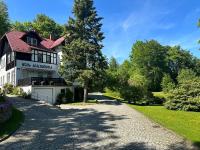 Willa Malinówka - ogród wypoczynkowy z widokiem na Śnieżkę - B&B Karpacz