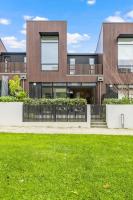 Hobsonville Point Enchanter with Parking and Wi-fi - B&B