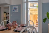 Cosy Blue Shells Cottage - 2bedrooms - Garden - 5mins beach - 1min Shell Grotto - Bed and Breakfast Margate