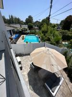 Great house in middle of LA - B&B