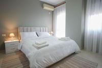 Staycation, City Center Apartment with balcony - B&B
