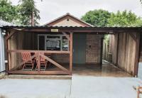 DOG FRIENDLY little bungalow with patio & private driveway - B&B Kessingland