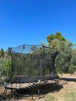 Paralia Homes cheerful 2 bedroom with pool, unit #1 - Chambres d’hôtes Kryopigí