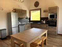 Duplex 6 pers. avec balcon exposé sud, à 5 min des pistes - Crest-Voland, France - FR-1-733-81 - Bed and Breakfast
