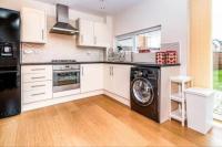 3-bedroom house - car parking - air conditioning - B&B Manchester