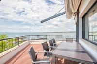3BD Beach Paradise with a Stunning View with Parking by Flat Mаnаger - B&B