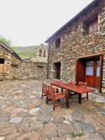 Casa Rural con patio y BBQ en La Vall de Boí - Chambres d'hôtes Cardedeu