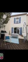 Belle marina avec ponton et piscine collective - B&B