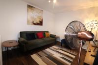 Central Modern House, Greenhithe - B&B Kent