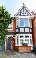 Town Centre 4-bed House - B&B Harrow