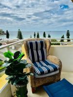 SeaDreams Beachfront Manly - Bed and Breakfast Monal