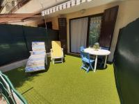 T1 rez de jardin avec grande terrasse – St Aygulf - Chambres d'hôtes Fréjus