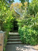 Tregarthen Cottage - tranquil self-contained room near Looe offering easy parking right outside with EV point - B&B Looe
