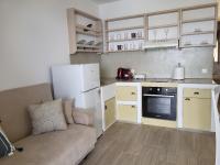 Lareroom 4 Σπίτι μπροστά στην παραλία με μικρή πισίνα - B&B Kýthnos