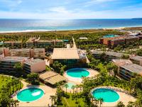 B&B Galé - Outstanding Condo- Beach, Pool & Golf by BeCherish - Bed and Breakfast Galé