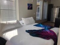 King Size Studio in Heart of Downtown - B&B
