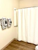 The KING Apt in Downtown Columbus - Bed and Breakfast Columbus