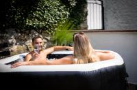 Charming studio with hot tube, terrace, barbecue and garden - B&B Porto Re