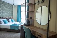 Deluxe Double Room (2 Adults + 1 Child)
