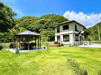 B&B Shimoda - 一棟貸別荘! Ohama Beach House & BBQ! 大浜海水浴場まで徒歩10分! Pets welcome! - Bed and Breakfast Shimoda