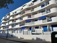 Apto. Gran Terraza Playa a 200mts. Ideal familias - Chambres d’hôtes Benalmádena