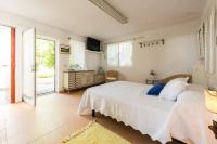 Casa con vistas increíbles, piscina Infinity y jardín con rincones preciosos - Chambres d'hôtes Las Rozas de Madrid