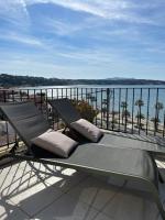 Bandol : Très bel Appartement Avec Grande Terrasse et vue Exceptionnelle sur mer - Chambres d'hôtes Bandol