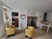 Une petite maison seulement pour 2 - B&B Montignat