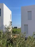 Luxurious Golf & Sea View Beach Apartment with Pool Access - Tamourrit, Taghazout Bay - B&B Taghazout