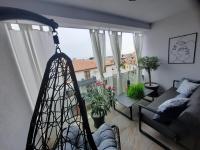 Enjoy Pula - new apt with terrace and FREE parking garage - Chambres d’hôtes Pula
