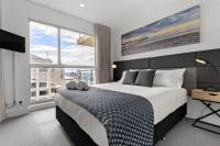 Belle Escapes - Wine Down at The Pier - B&B Glenelg