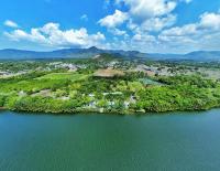 Kampot Riverfront Boutique