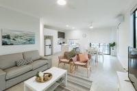 B&B Gold Coast - Spacious Modern and Cozy 3BD Townhouse at Great Location - Bed and Breakfast Gold Coast