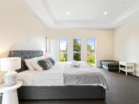 Luxury Hilltop Brand-New 5BD Holiday Home - B&B Brisbane