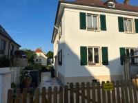 B&B Stuttgart - Altes Stadthaus mit Garten und Gewölbekeller - Bed and Breakfast Stuttgart